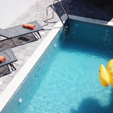 Amantis アパート ザダル